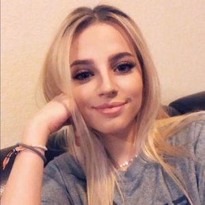 Meet your Posher, Hailey